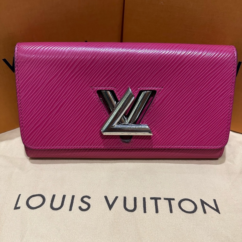 Louis Vuitton twist Pink Wallet